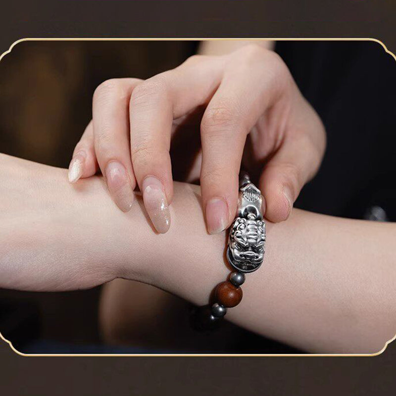 Lightning-Struck Jujube Wood Pixiu Bracelet